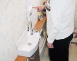 道具片付け・清掃・養生撤去、漏水最終確認、取扱説明